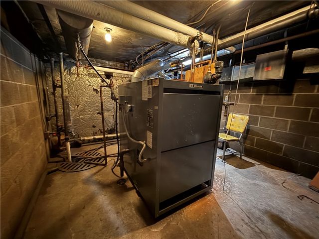 27 N Mercer St, New Castle, PA 16101
