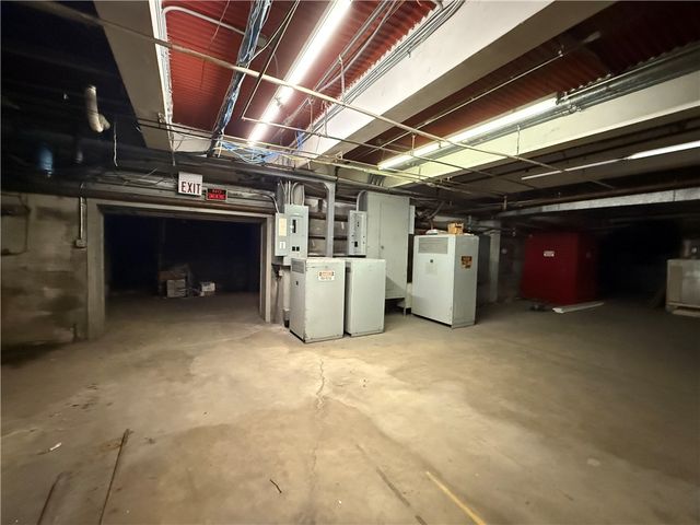 27 N Mercer St, New Castle, PA 16101