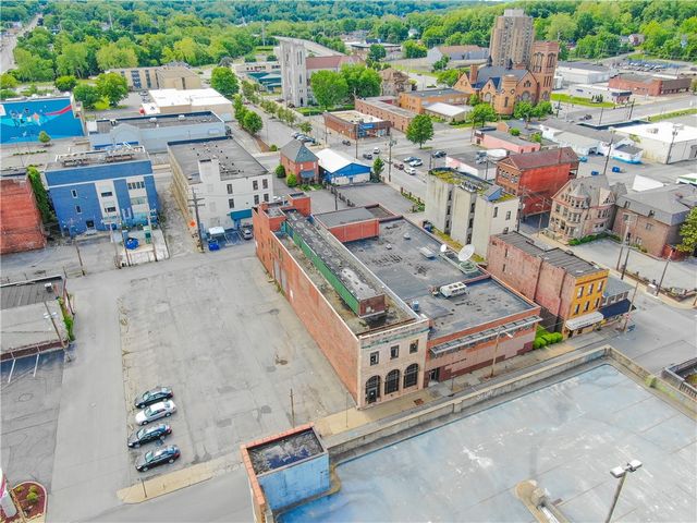 27 N Mercer St, New Castle, PA 16101