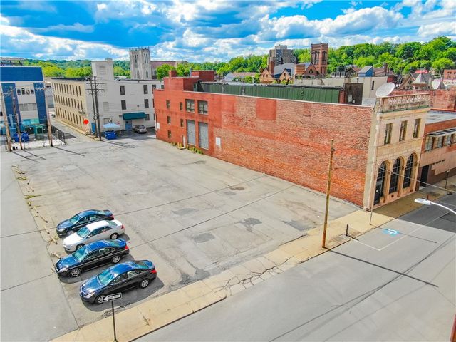 27 N Mercer St, New Castle, PA 16101