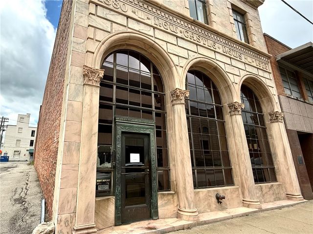 27 N Mercer St, New Castle, PA 16101