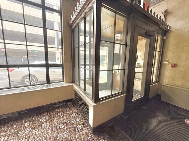 27 N Mercer St, New Castle, PA 16101