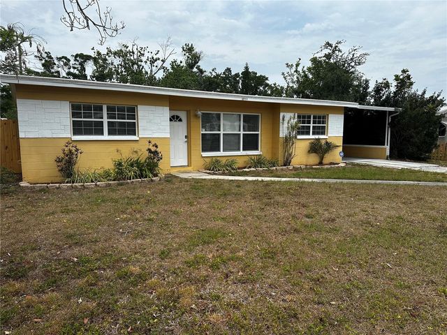 8933 NARCISSUS AVENUE, Seminole, FL 33777