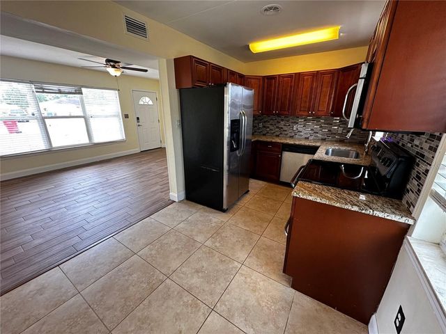 8933 NARCISSUS AVENUE, Seminole, FL 33777