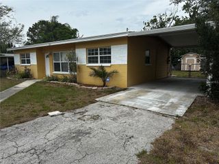 8933 NARCISSUS AVENUE, Seminole, FL 33777