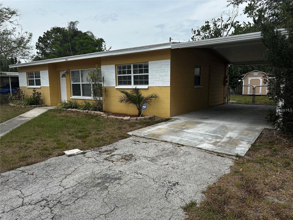 8933 NARCISSUS AVENUE, Seminole, FL 33777