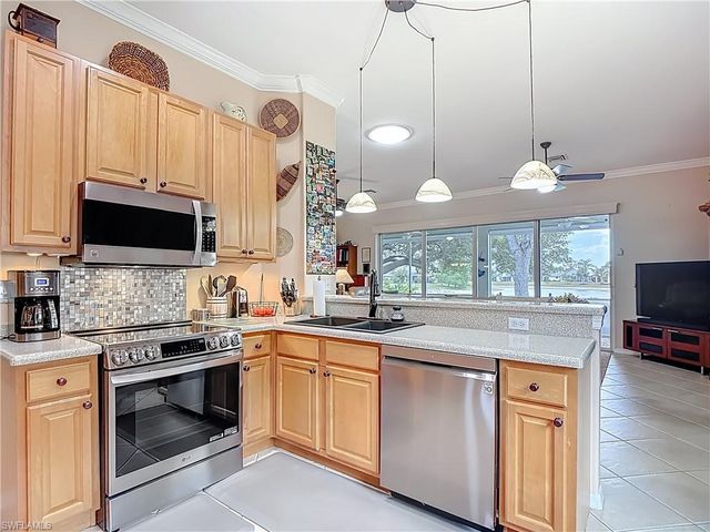 13337 QUEEN PALM RUN, North Fort Myers, FL 33903