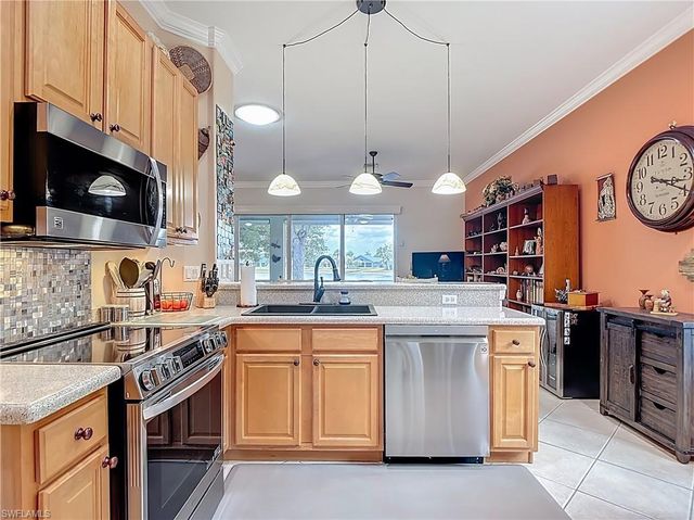 13337 QUEEN PALM RUN, North Fort Myers, FL 33903