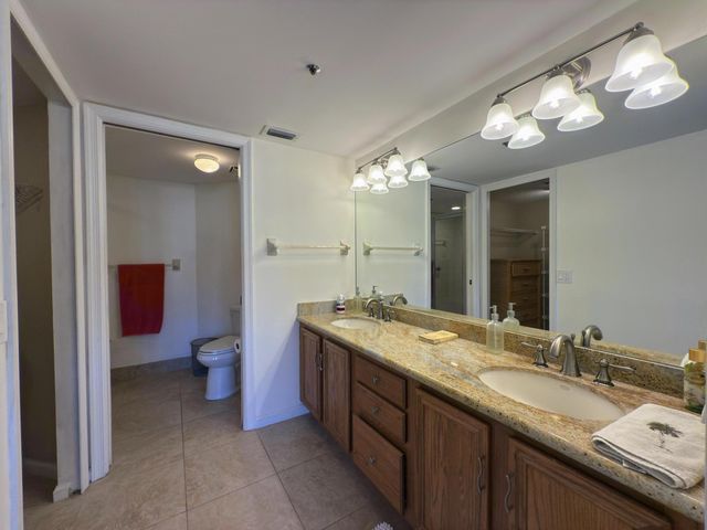 700 Uno Lago Drive 305, Juno Beach, FL 33408