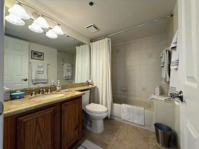 700 Uno Lago Drive 305, Juno Beach, FL 33408