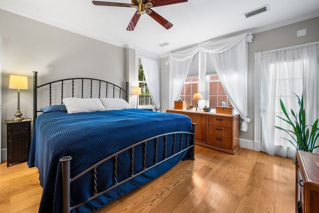 54 Chestnut St 3, Boston, MA 02129