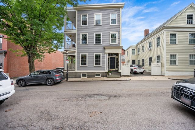 54 Chestnut St 3, Boston, MA 02129