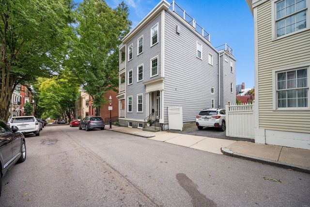 54 Chestnut St 3, Boston, MA 02129