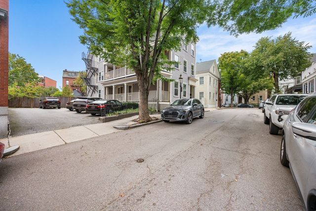 54 Chestnut St 3, Boston, MA 02129
