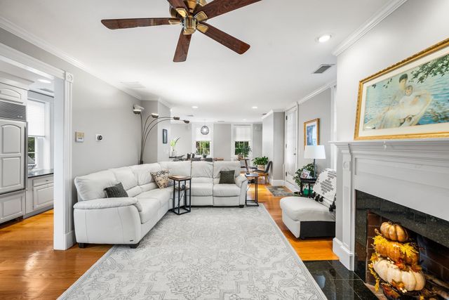 54 Chestnut St 3, Boston, MA 02129