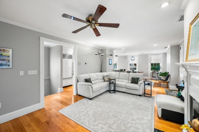 54 Chestnut St 3, Boston, MA 02129
