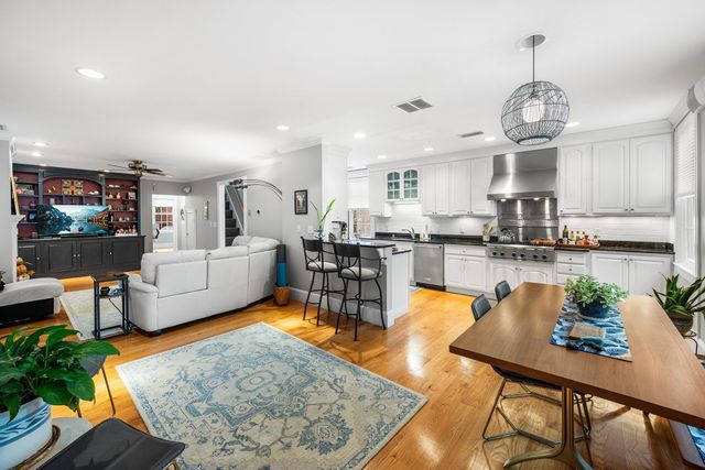 54 Chestnut St 3, Boston, MA 02129