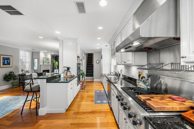 54 Chestnut St 3, Boston, MA 02129
