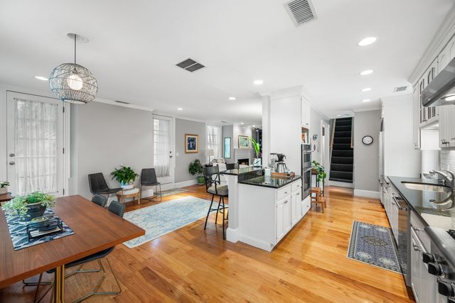 54 Chestnut St 3, Boston, MA 02129