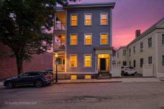 54 Chestnut St 3, Boston, MA 02129