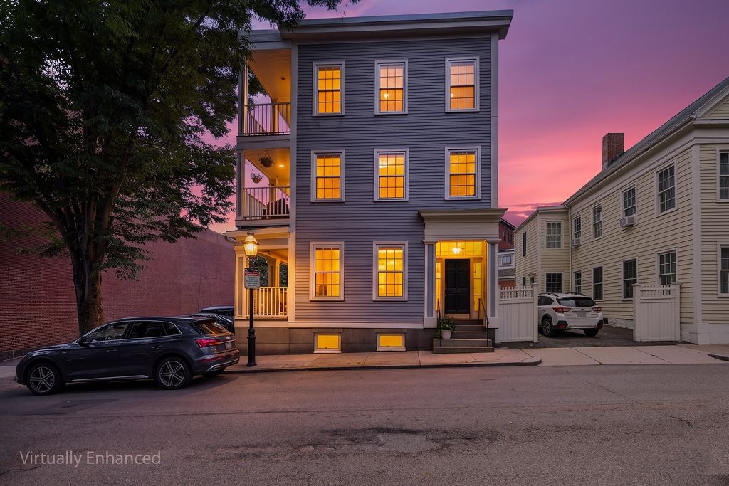 54 Chestnut St 3, Boston, MA 02129