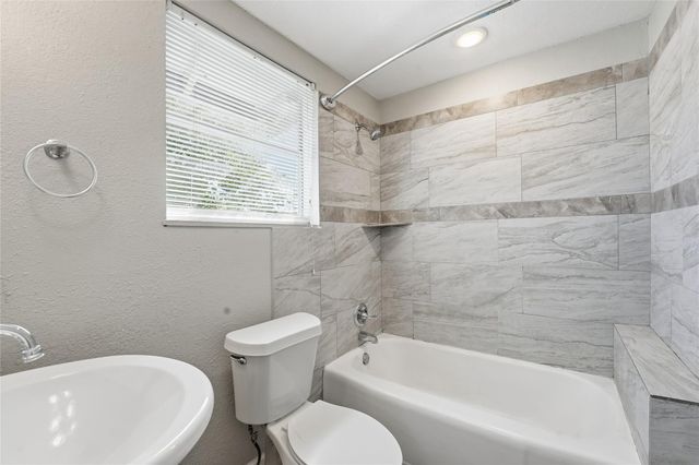 6526 Linden Street, Houston, TX 77087