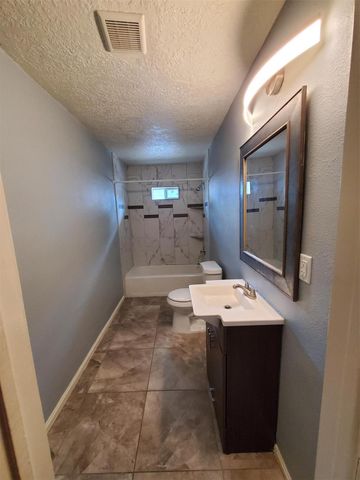 6526 Linden Street, Houston, TX 77087