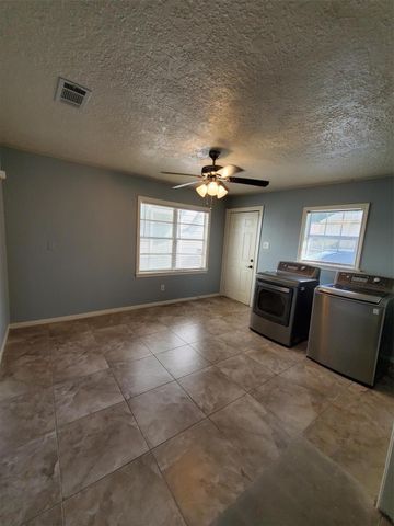 6526 Linden Street, Houston, TX 77087