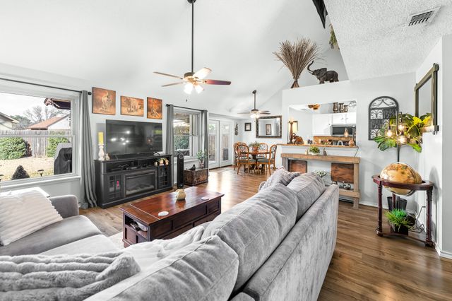 6805 Black Wing Drive, Fort Worth, TX 76137