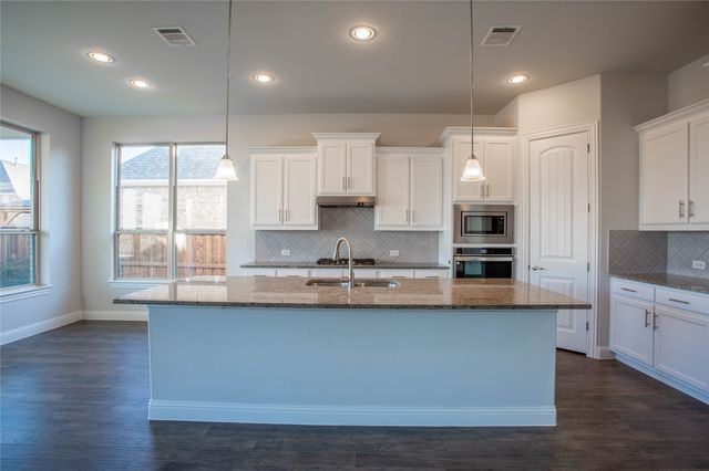 7600 Clear Rapids Drive, Mckinney, TX 75071