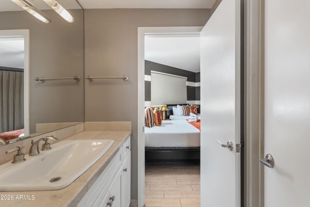 4021 N 75th Street 201, Scottsdale, AZ 85251