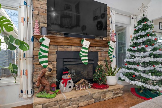 5454 S Roanoke Avenue, Springfield, MO 65810