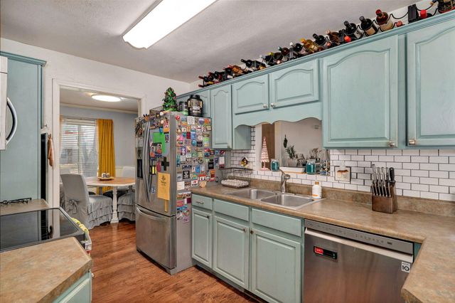 5454 S Roanoke Avenue, Springfield, MO 65810