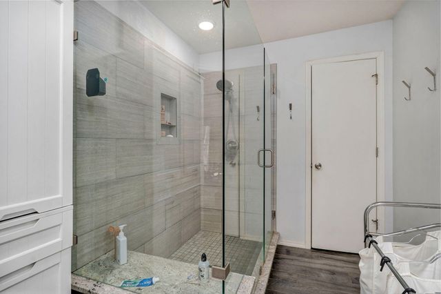 5454 S Roanoke Avenue, Springfield, MO 65810