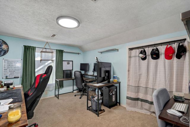 5454 S Roanoke Avenue, Springfield, MO 65810