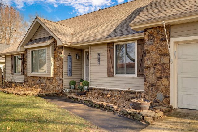 5454 S Roanoke Avenue, Springfield, MO 65810