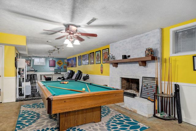 5454 S Roanoke Avenue, Springfield, MO 65810