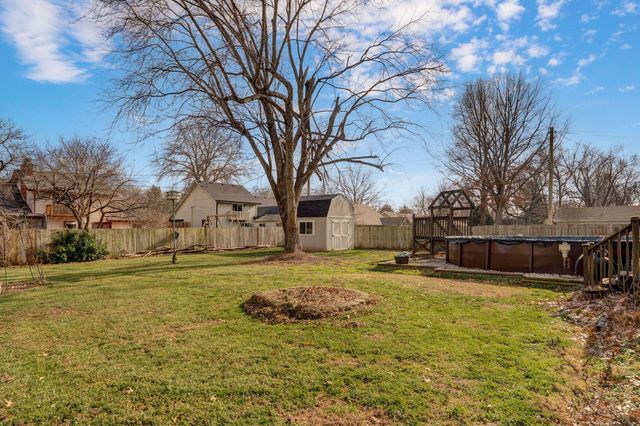 5454 S Roanoke Avenue, Springfield, MO 65810