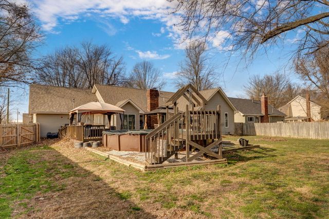 5454 S Roanoke Avenue, Springfield, MO 65810