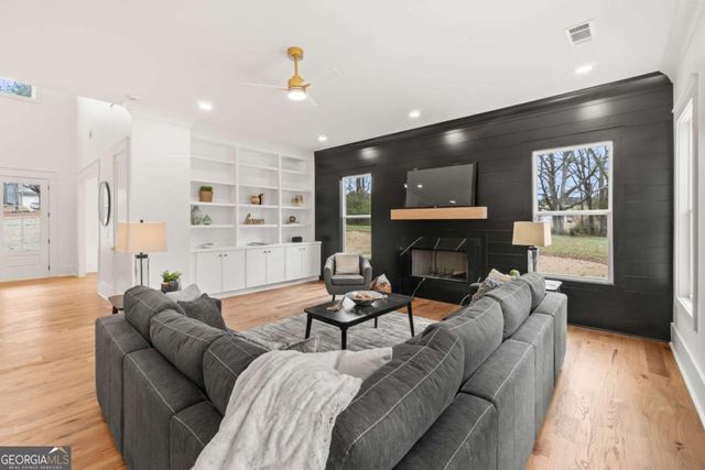105 River Meadow Lane, Social Circle, GA 30025