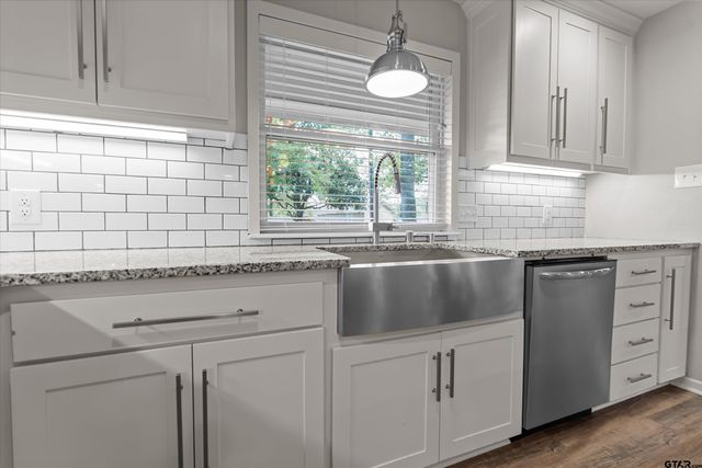 700 Oxford Drive, Tyler, TX 75703