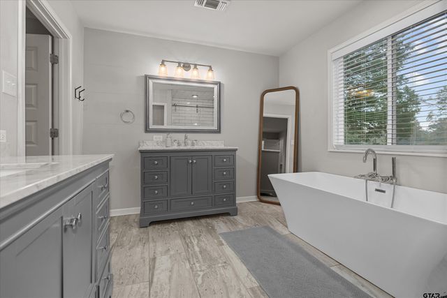 700 Oxford Drive, Tyler, TX 75703