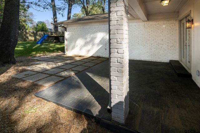 700 Oxford Drive, Tyler, TX 75703