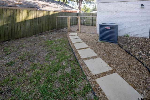 700 Oxford Drive, Tyler, TX 75703