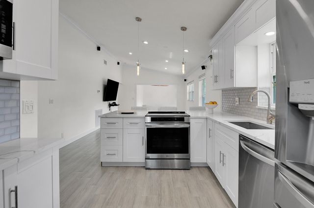 8182 Springtree Road, Boca Raton, FL 33496