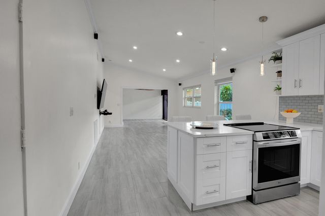 8182 Springtree Road, Boca Raton, FL 33496