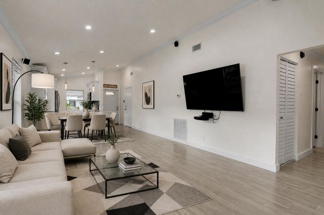 8182 Springtree Road, Boca Raton, FL 33496