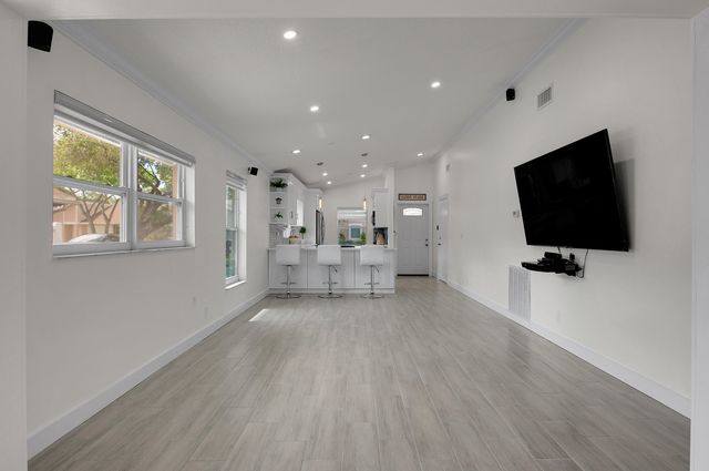 8182 Springtree Road, Boca Raton, FL 33496