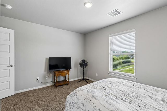 2109 Camino Del Plaza Lane, Edmond, OK 73013