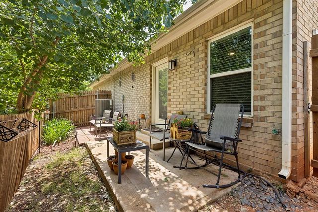 2109 Camino Del Plaza Lane, Edmond, OK 73013
